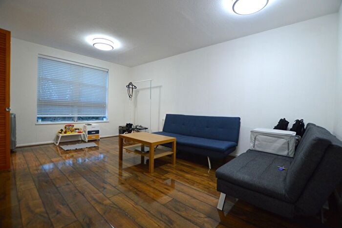 1 Bedroom Flat For Sale In Marlowe Gardens, London, SE9