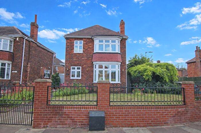 3 Bedroom Detached House For Sale In Clee Crescent, Old Clee, DN32