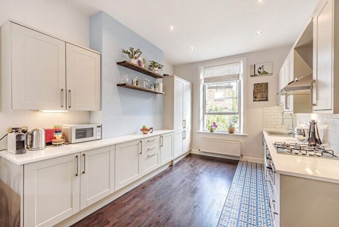 3 Bedroom Terraced House For Sale In Glengall Road, Kilburn, London, NW6