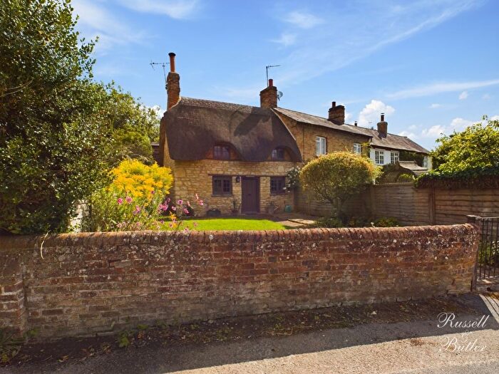 2 Bedroom Cottage For Sale In Chapel Lane, Thornborough, Buckingham, MK18