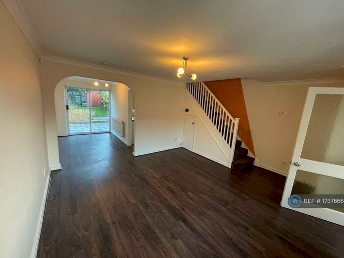 3 Bedroom End Of Terrace House To Rent In Goodwin Close, Mitcham, CR4