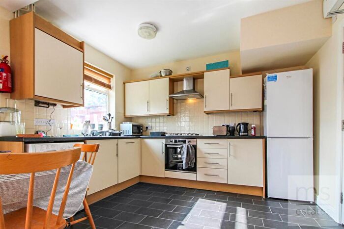 4 Bedroom Semi-Detached House To Rent In £pppw Highfield Road, Dunkirk, Nottingham, NG7