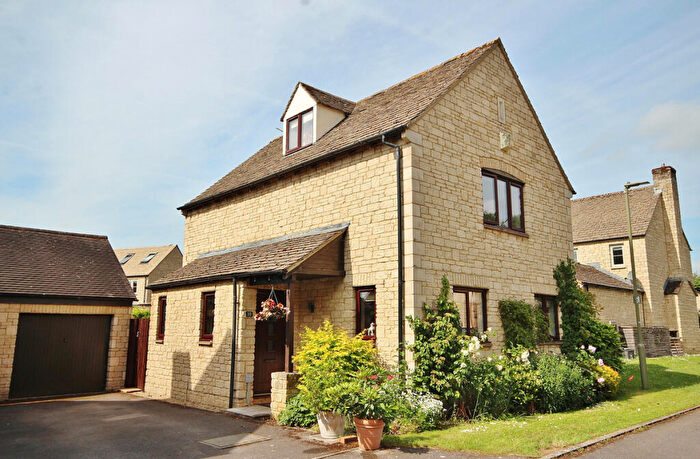 4 Bedroom Detached House For Sale In Stanway Close, Witney, OX28