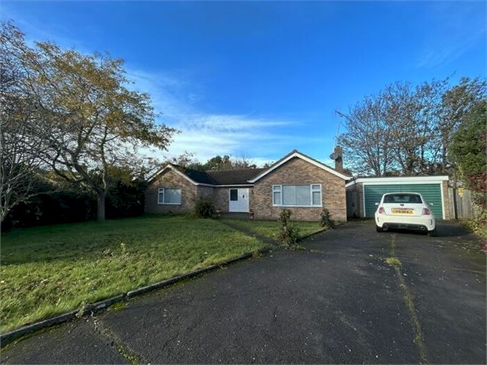 3 Bedroom Detached Bungalow To Rent In Blackwater Drive, West Mersea, CO5