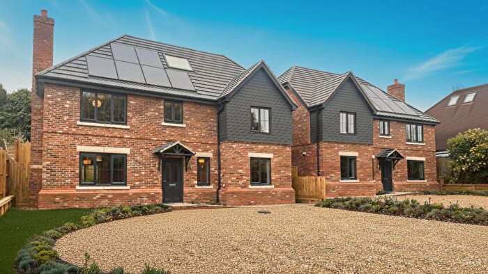 4 Bedroom Detached House For Sale In Dell Road, Northchurch, HP4