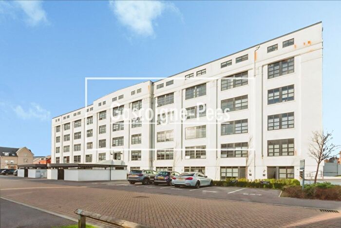 2 Bedroom Flat To Rent In Fullbrook Drive, Basingstoke, RG21