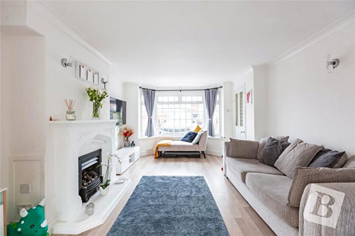 2 Bedroom Terraced House For Sale In Esmond Close, Rainham, RM13