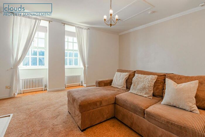 1 Bedroom Flat To Rent In Advocates Close, Old Town, EH1