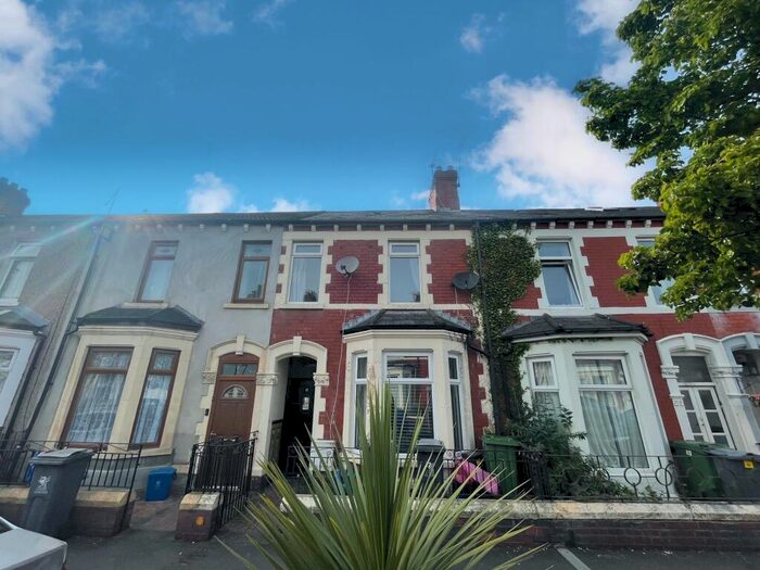 2 Bedroom Apartment To Rent In Coed Cae Street, Grangetown, Cardiff, CF11