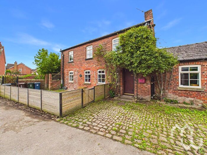 2 Bedroom Barn Conversion For Sale In The Brow, Hesketh Bank, PR4
