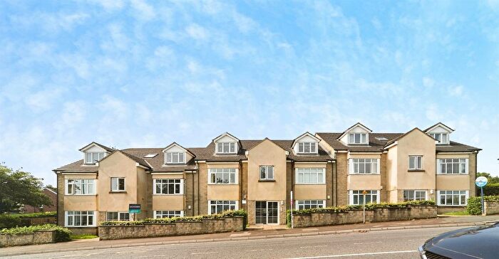 2 Bedroom Flat For Sale In Rodley Lane, Leeds, LS13