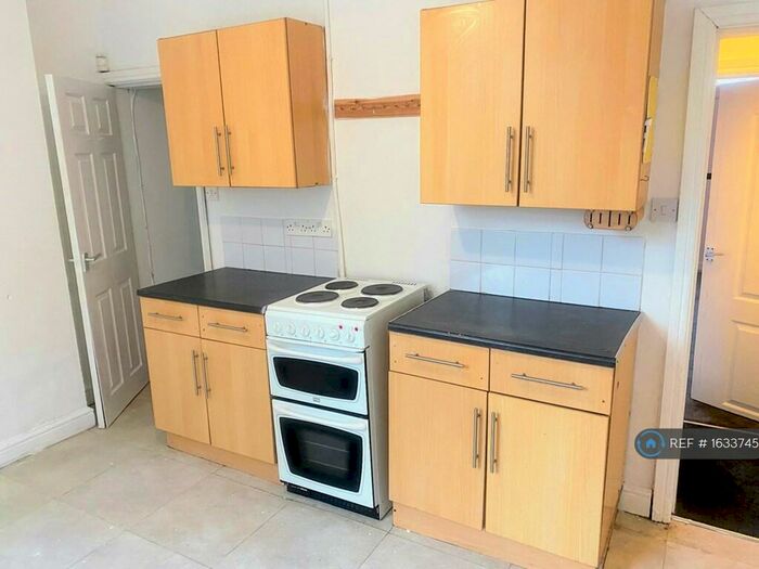 2 Bedroom End Of Terrace House To Rent In Willis Street, Burnley, BB11