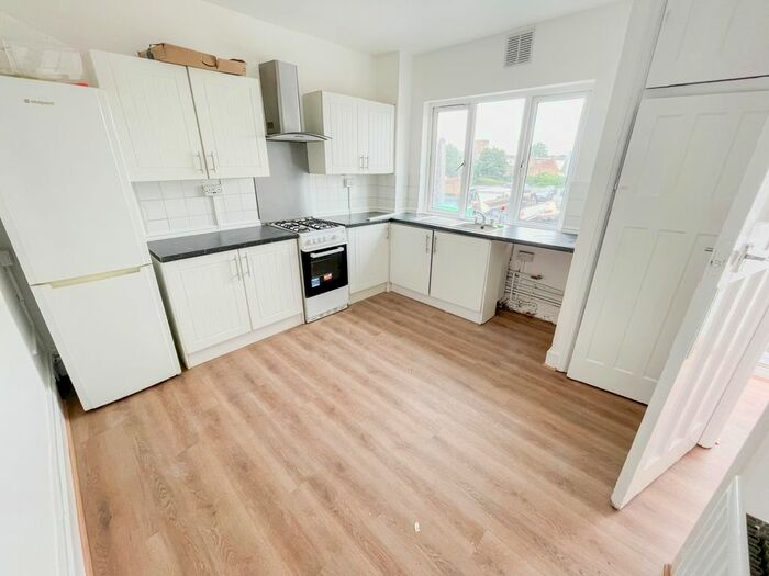 3 Bedroom Flat To Rent In High Street, Ponders End, EN3