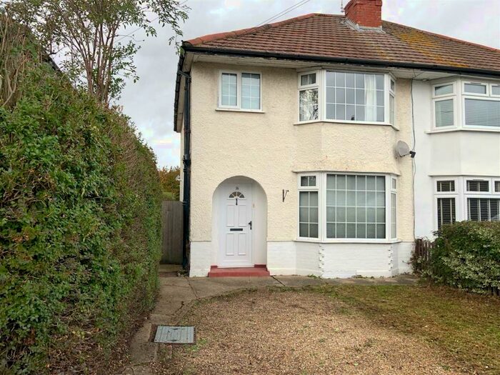 3 Bedroom House To Rent In Buckland Crescent, Windsor, SL4