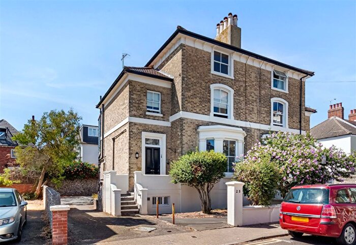1 Bedroom Flat For Sale In Grafton Road, Worthing Central, BN11