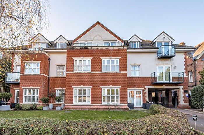 2 Bedroom Flat For Sale In Carlton Road, Sidcup, DA14