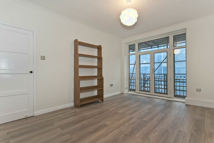 3 Bedroom Apartment To Rent In Cobb House, Turin Street, London, E2