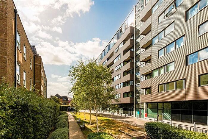 1 Bedroom Flat To Rent In Amelia Street, Elephant Amp; Castle, SE17