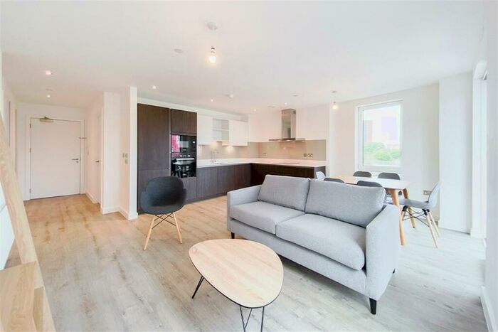 3 Bedroom Apartment To Rent In Bellows, Middlewood Locks, M5