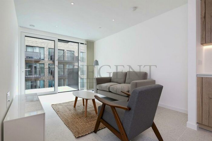 2 Bedroom Apartment For Sale In Georgette Apt, Tower Hamlets, E1