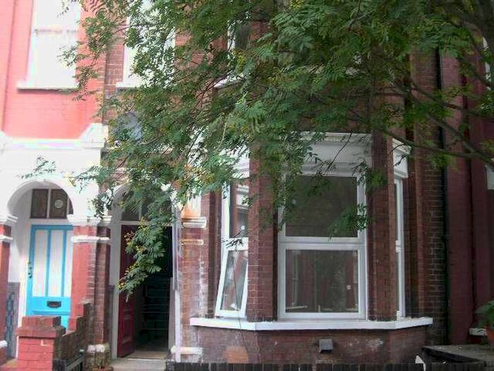 3 Bedroom Maisonette To Rent In Birnam Road, London, N4