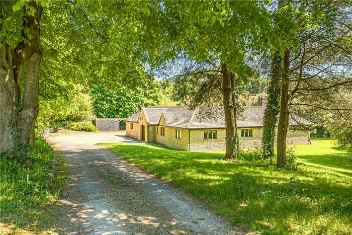 4 Bedroom Bungalow To Rent In Catchpot Lane, Old Sodbury, Bristol, Gloucestershire, BS37