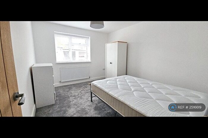 2 Bedroom Flat To Rent In Caerphilly Road, Cardiff, CF14