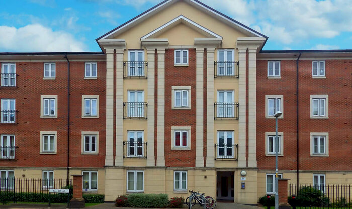 2 Bedroom Apartment To Rent In Brunel Crescent, Swindon, Wiltshire, SN2