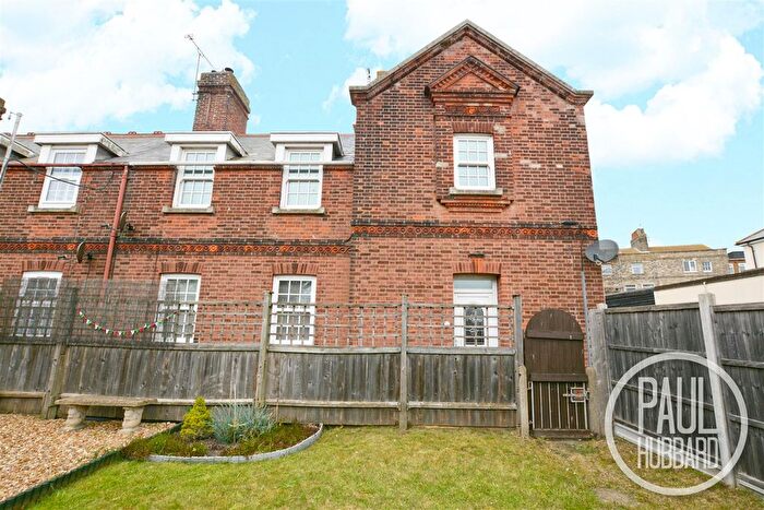 3 Bedroom Cottage To Rent In Coastguard Cottages, Gordon Road, NR32