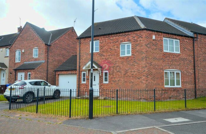 3 Bedroom Semi-Detached House To Rent In Payler Close, Manor, S2