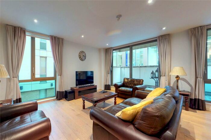2 Bedroom Apartment To Rent In Trematon Walk, London, N1