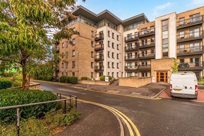 2 Bedroom Flat For Sale In / Robertson Gait, Slateford, EH11