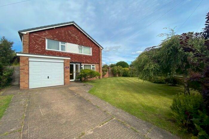 4 Bedroom Detached House To Rent In Brookhurst Avenue, Wirral, CH63