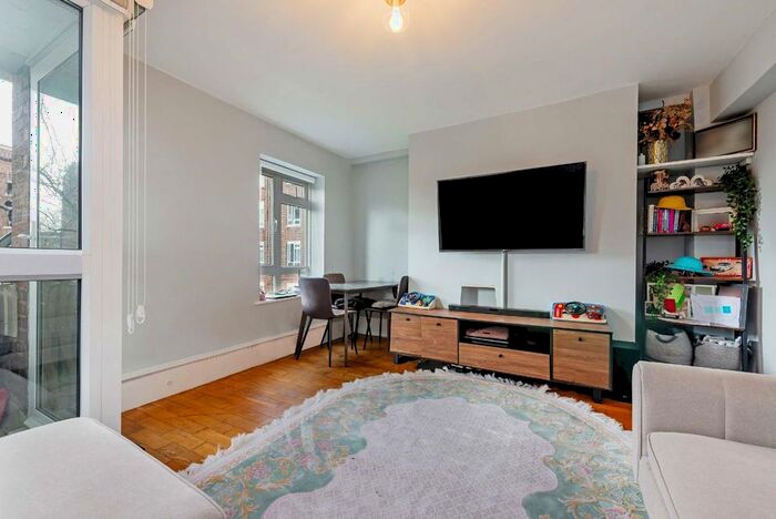 2 Bedroom Flat To Rent In Carlton Road, London, N4