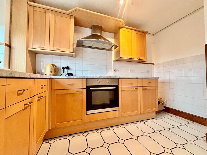 2 Bedroom Maisonette To Rent In Maplins Close, Rainham, ME8