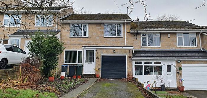 3 Bedroom Town House To Rent In Norland Street, Bradford, BD7