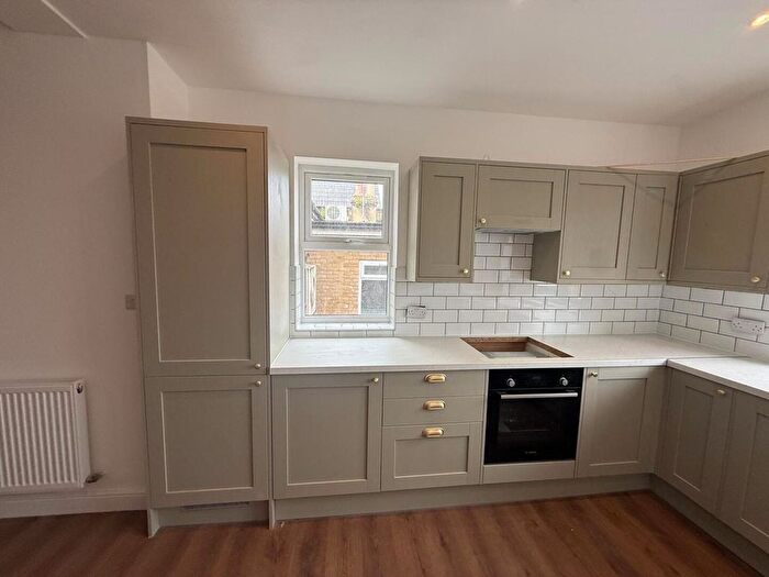 4 Bedroom Flat To Rent In East Barnet Road, Barnet, EN4