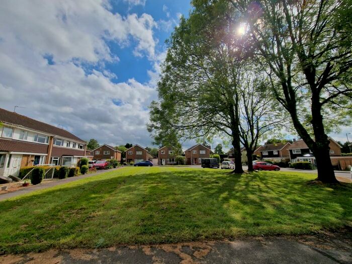 1 Bedroom Maisonette To Rent In Sycamore Avenue, Horsham, RH12