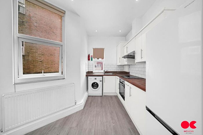 2 Bedroom Flat To Rent In Cranbrook Road, Ilford, IG2