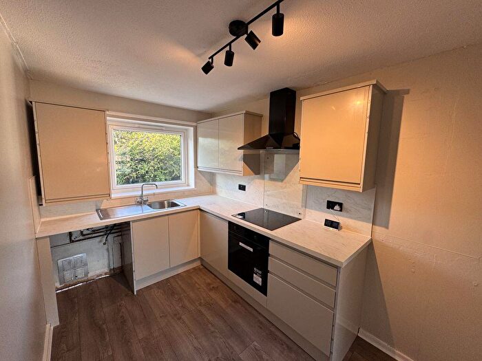 2 Bedroom Flat To Rent In Meadow Lane, Gateshead, NE11