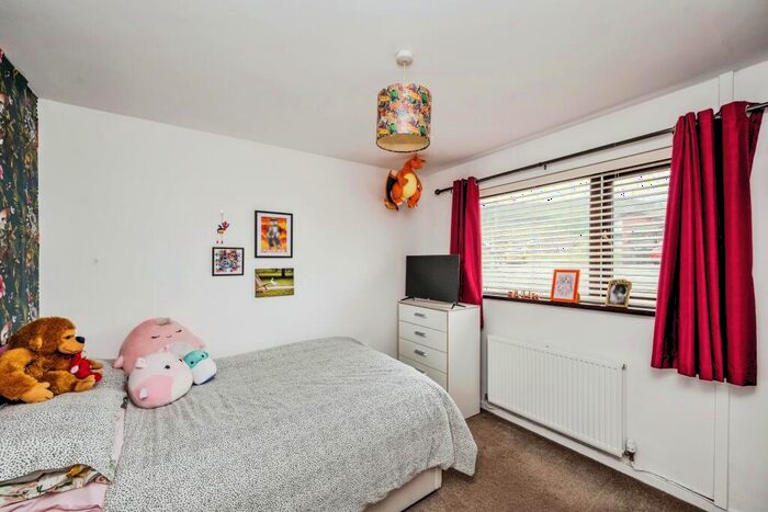 3 Bedroom Bungalow For Sale In Langer Way, Clydach, Swansea, SA6