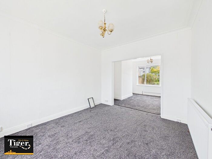 3 Bedroom Semi-detached House To Rent In Alderley Avenue, Blackpool, FY4