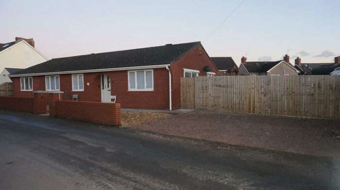 3 Bedroom Bungalow To Rent In The Avenue, Caldicot, NP26