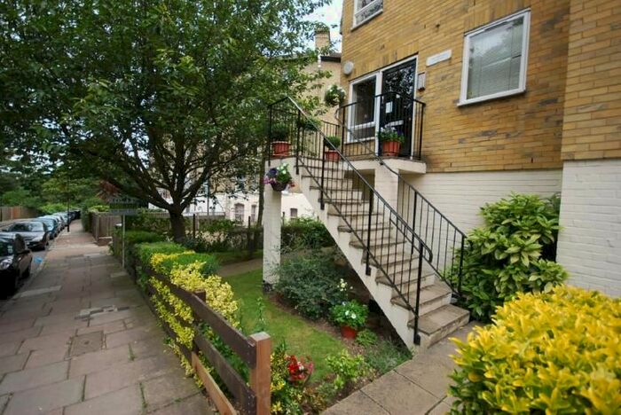 1 Bedroom Flat To Rent In Jasper Road, London, SE19