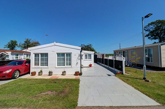 2 Bedroom Park Home For Sale In Garstang Road, Preston, PR3