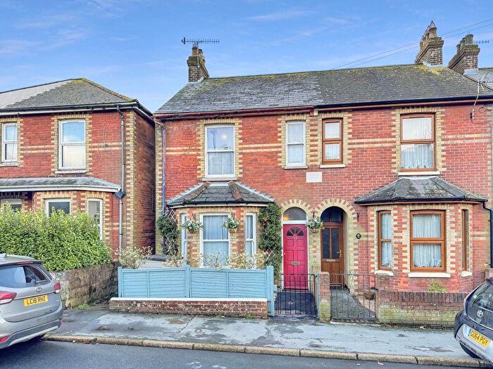 4 Bedroom Semi-Detached House For Sale In Newport Road, Ventnor, PO38