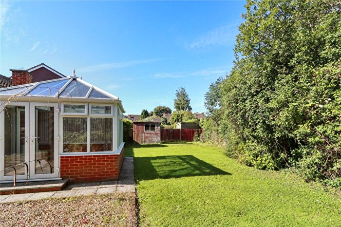 2 Bedroom Bungalow For Sale In Cacklebury Close, Hailsham, East Sussex, BN27