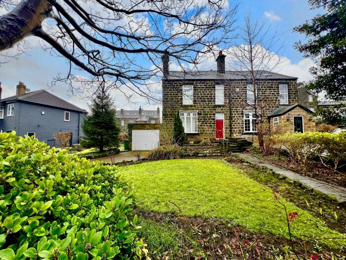 3 Bedroom Semi-Detached House To Rent In North Broadgate Lane, Horsforth, Leeds, West Yorkshire, LS18