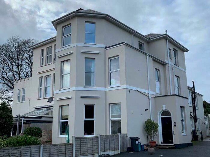 2 Bedroom Flat To Rent In Dawlish Road, Teignmouth, TQ14
