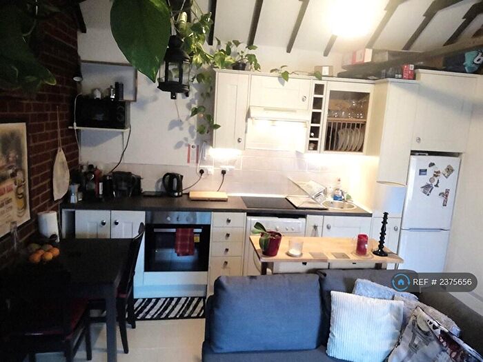 1 Bedroom Bungalow To Rent In Chauffeurs Cottage, Lingfield, RH7